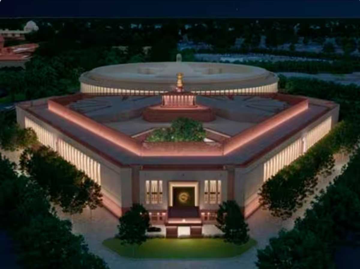 संसद भवन के उद्घाटन पर राजनैतिक विवाद संसद भवन के उद्घाटन पर राजनैतिक विवाद